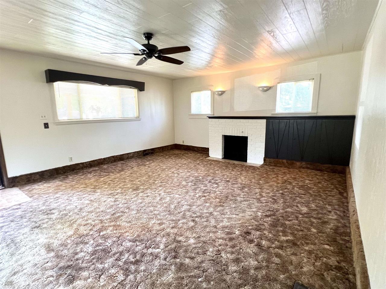For Sale: 326 N 2nd, Arkansas City KS
